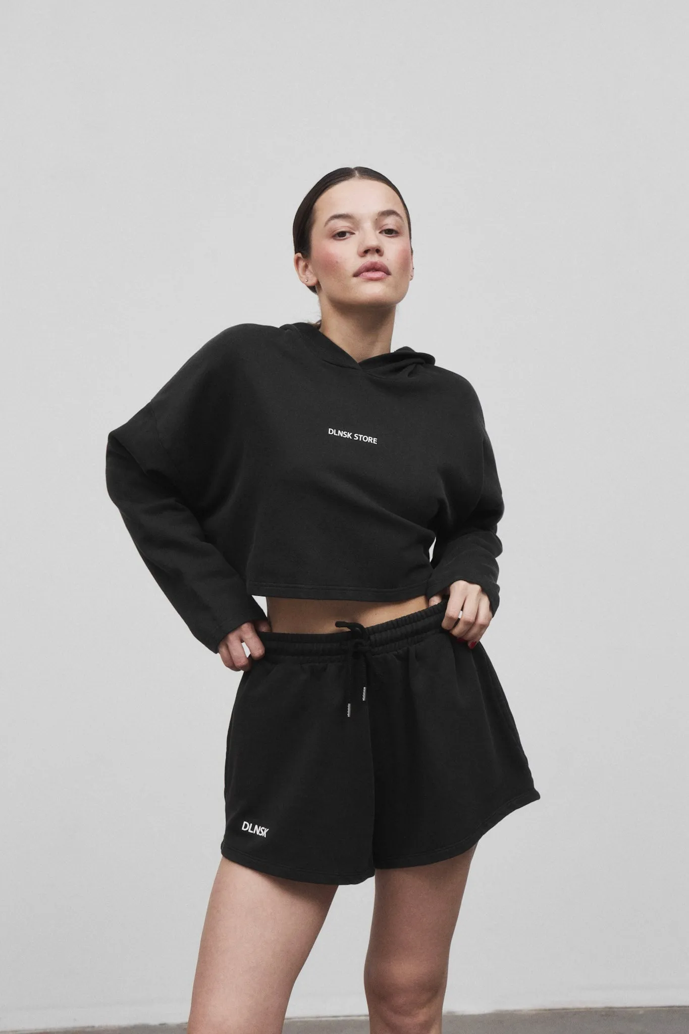 CROPPED HOODIE  in WASHED GREY
