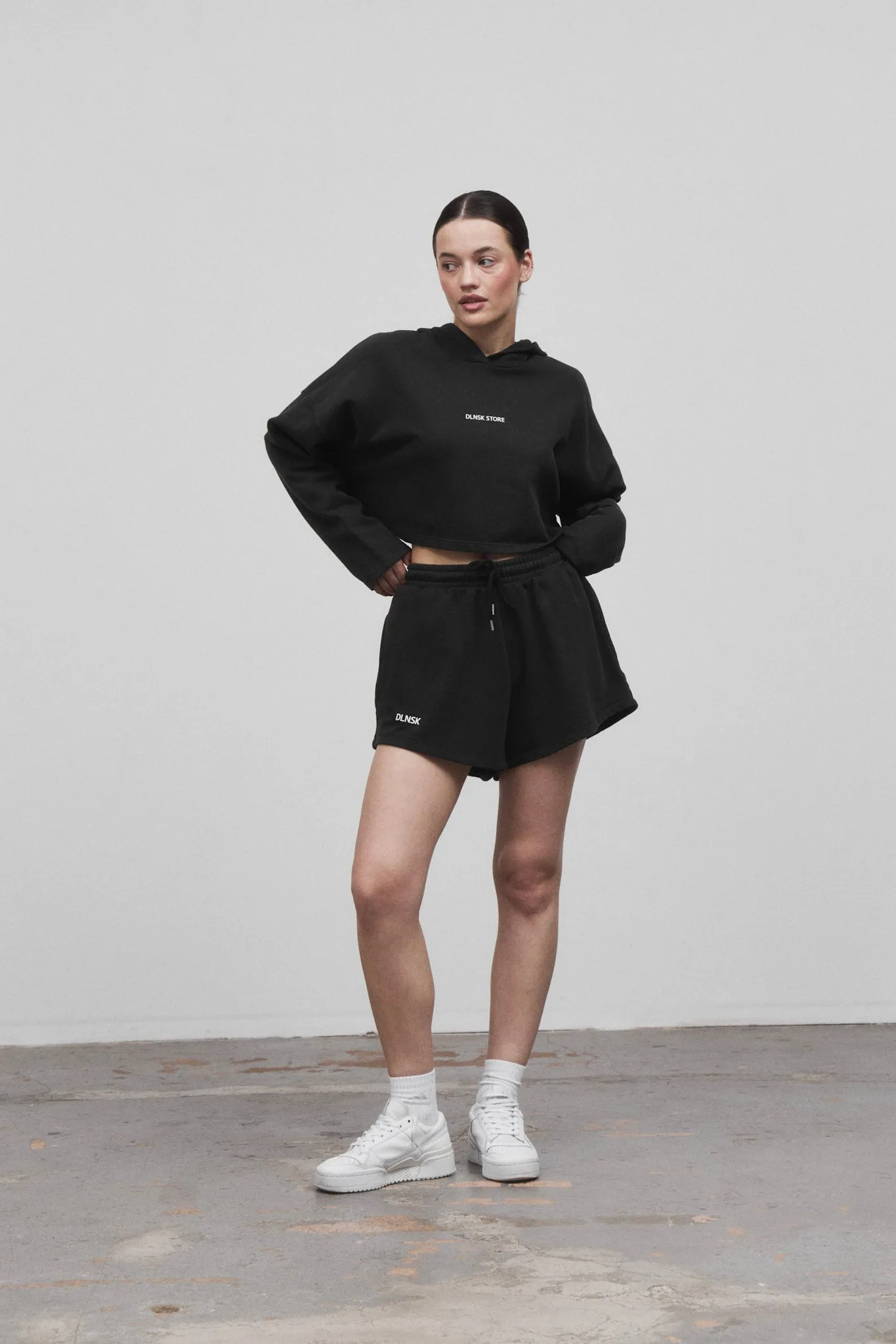 CROPPED HOODIE  in WASHED GREY