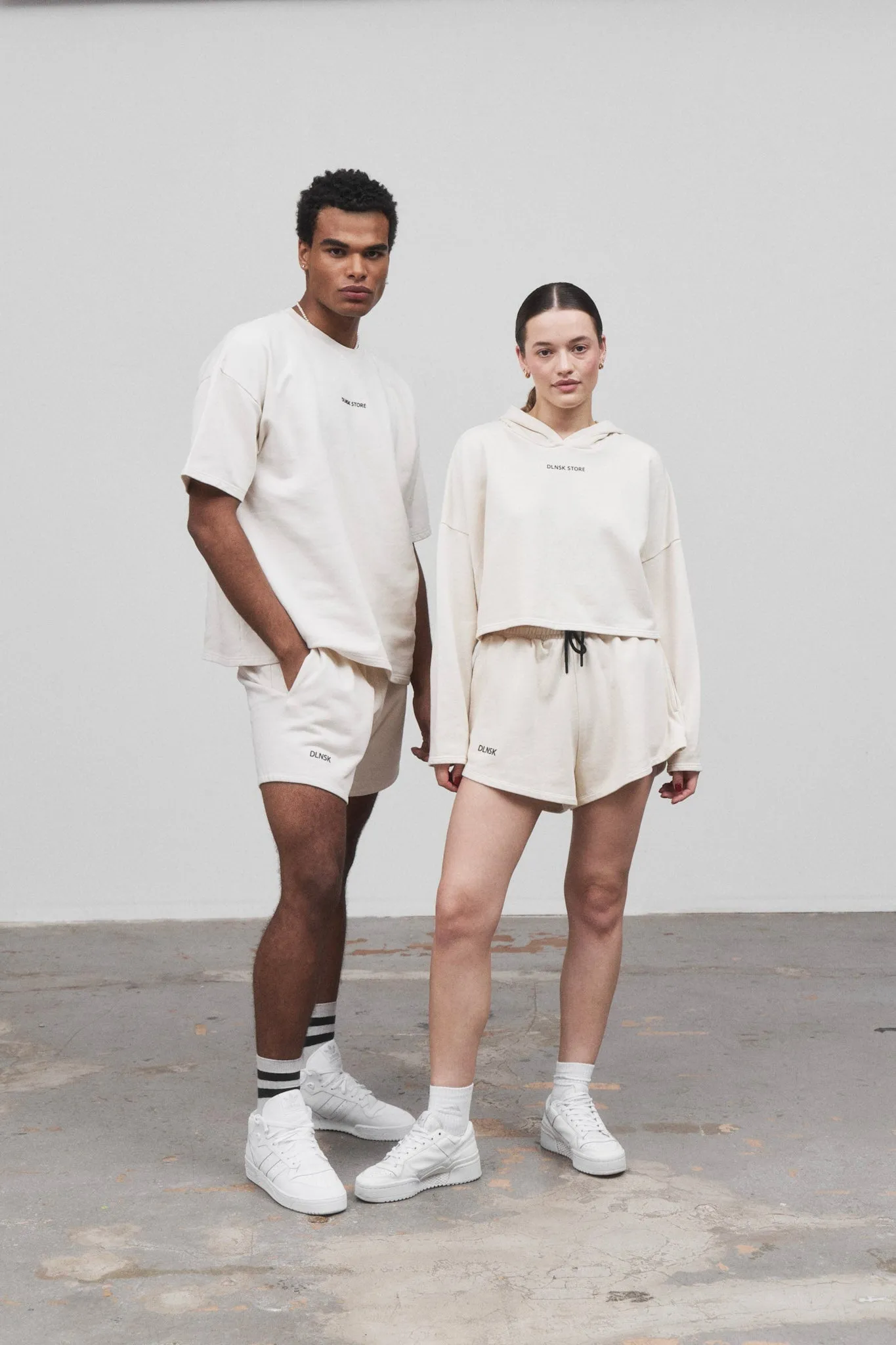HIGHT-WAIST women SHORTS in LIGHT BEIGE
