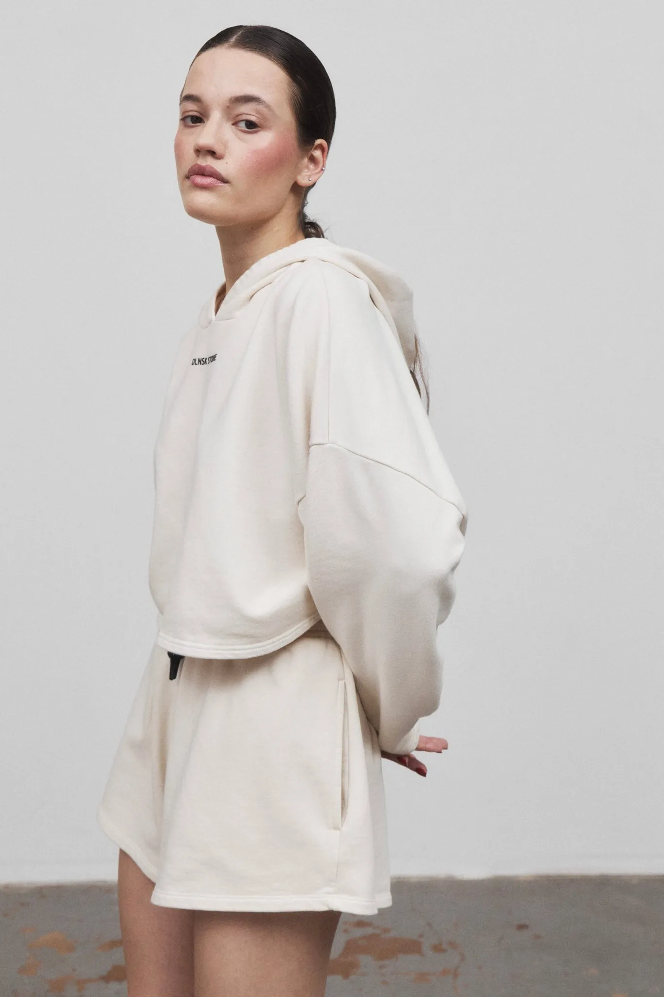 HIGHT-WAIST women SHORTS in LIGHT BEIGE